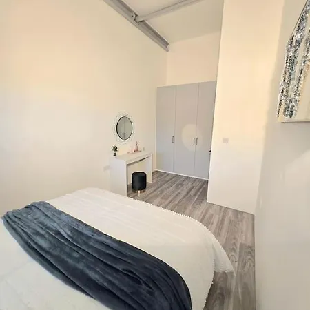 Modern Duplex Penthouse Panoramic Views & Parking Apartment Bradford  Exterior photo