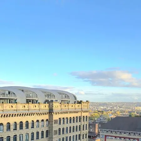 Modern Duplex Penthouse Panoramic Views & Parking Apartment Bradford  Exterior photo