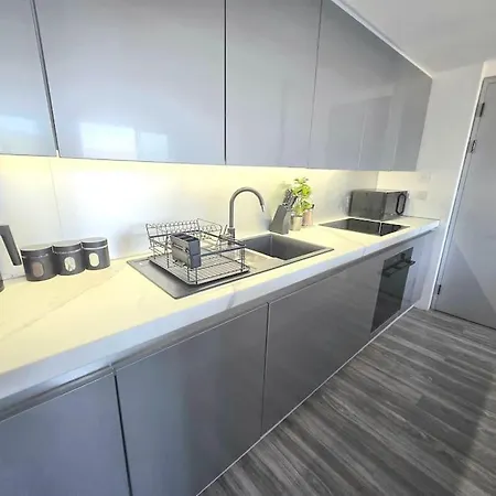 Modern Duplex Penthouse Panoramic Views & Parking Apartment Bradford  Exterior photo
