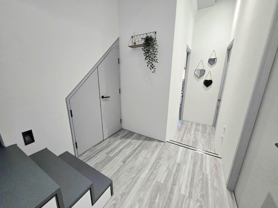 Modern Duplex Penthouse Panoramic Views & Parking Apartment Bradford (West Yorkshire)