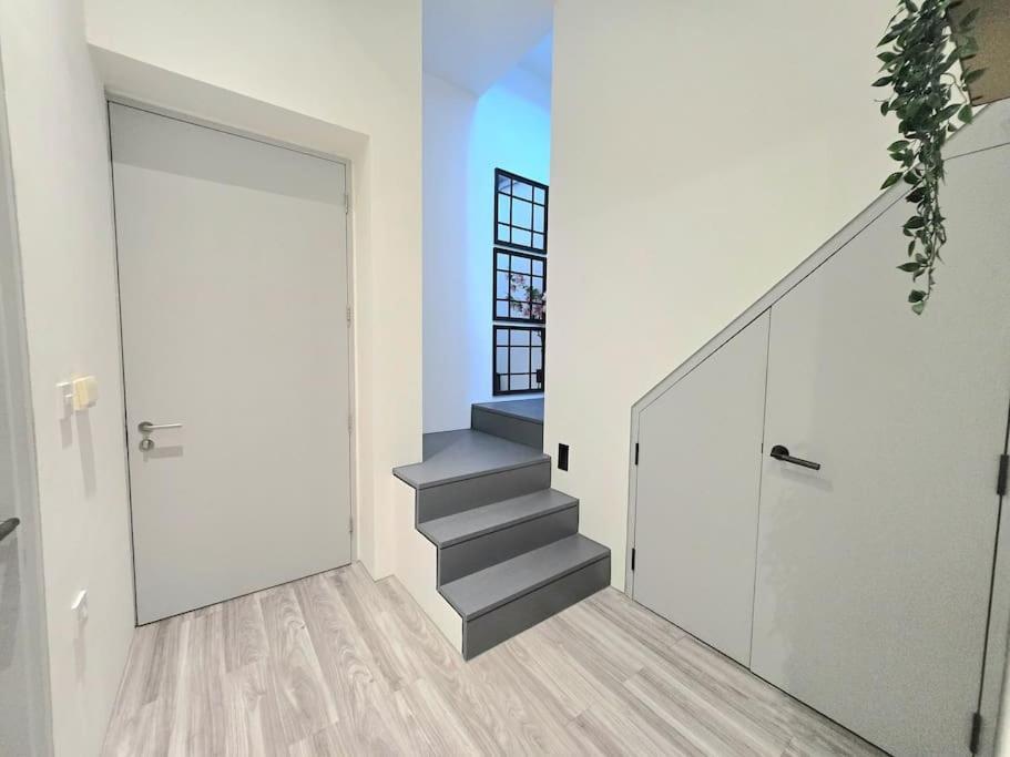 Modern Duplex Penthouse Panoramic Views & Parking Apartamento